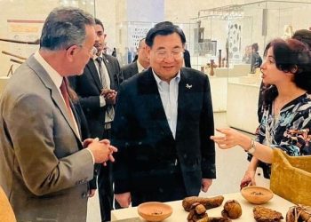 وزير الثقافة الصيني يختتم زيارته لمصر بزيارة المتحف القومي للحضارة المصرية بالفسطاط