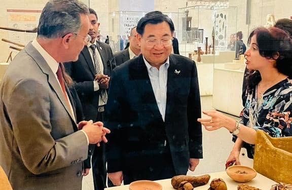 وزير الثقافة الصيني يختتم زيارته لمصر بزيارة المتحف القومي للحضارة المصرية بالفسطاط