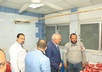 محافظ الجيزة يزور مصابين حادث انفجار اسطوانه بوتاجاز في كرداسة 5