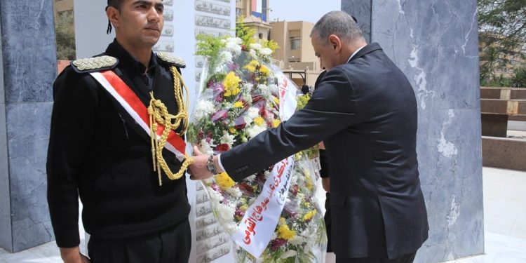 إحياءً للذكرى 224 لعيد سوهاج القومي .. المحافظ يضع إكليل الزهور على النصب التذكاري للشهداء 1