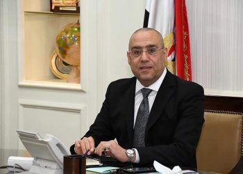وزير الإسكان يُوجه برفع حالة التأهب لمنع مخالفات البناء بالمدن الجديدة 5