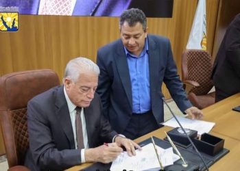 محافظ جنوب سيناء: 327حالة تصالح على مخالفات البناء لأهالي مدينة طور سيناء
