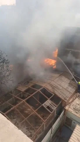 حريق هائل في مخازن بشارع المعز بالقاهرة 3