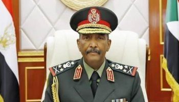 البرهان يعفى حميدتى من منصبه بمجلس السيادة السوداني ويعيّن مالك عقار خلفا له 1