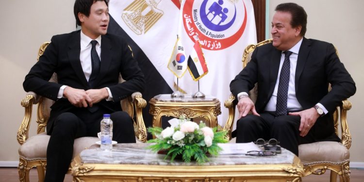 وزير الصحة يستقبل سفير كوريا لدى مصر لتعزيز سبل التعاون بالقطاع الصحي