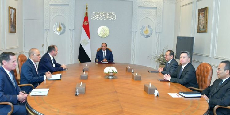 عاجل | رئيس أباتشي يعرض دور الشركة لخدمة المجتمع المصري في مجالات مختلفة 1