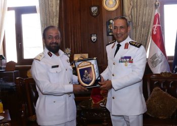 القوات البحرية تستقبل قائدا القوات البحرية السعودية والقوات البحرية القطرية 2