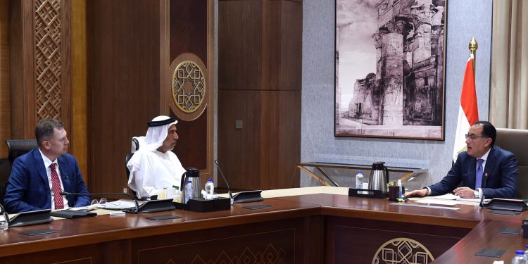رئيس الوزراء يلتقي رئيس مجموعة "الغرير" الاستثمارية الإماراتية 1