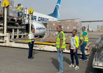 بعد توقفها 8 سنوات.. مطار معيتيقة يستقبل أولى رحلات مصر للطيران التجارية 2