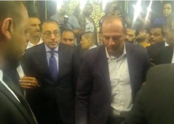 عاجل | رئيس الوزراء يصل عزاء الصحفي الراحل محمود بكري 1