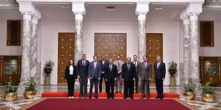 وفد الكونجرس الأمريكي للسيسي: مصر محور الاستقرار والسلام في المنطقة 1