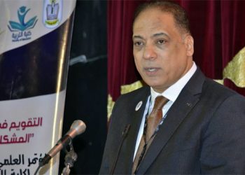 الدكتور محمد سالم عميد كلية التربية بجامعة بورسعيد
