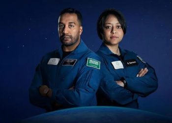 أول رائدي فضاء سعوديين يصلان محطة الفضاء الدولية 5