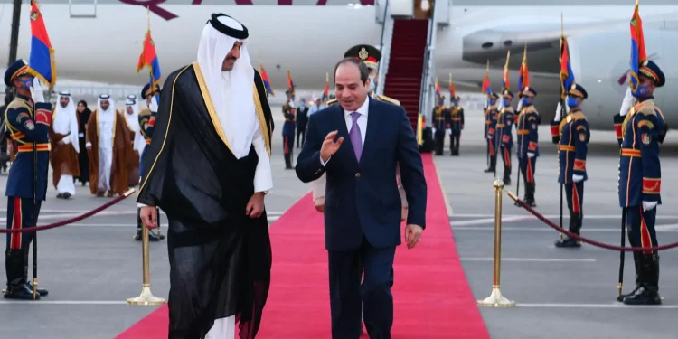 السيسي وأمير قطر يتفقان على إطلاق مبادرة مشتركة لدعم وإغاثة الشعب السوداني 1
