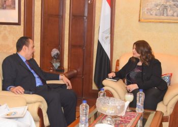 وزيرة الهجرة تستقبل السفير الكويتي بالقاهرة لبحث أوضاع الجالية المصرية بالكويت