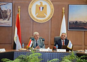 وزير التعليم العالي: جامعتا القاهرة والمنصورة تتصدران المركز الأول في جوائز الدولة بعدد 9 جوائز