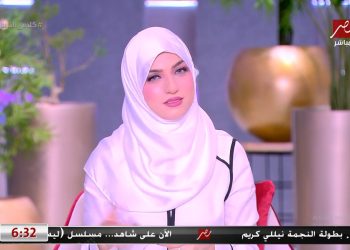 ياسمين عز بالحجاب