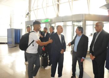 جمال علام يحفز بعثة المنتخب الأولمبي بمطار القاهرة قبل السفر إلى الرباط 1