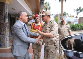 محافظ سوهاج يستقبل قائد الجيش الثالث الميداني