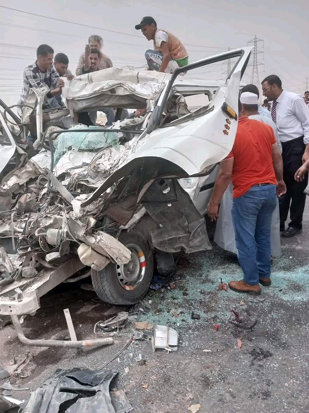 عاجل | مصرع وإصابة 17 شخص في حادث مروع بـ طريق حلوان الصف 2