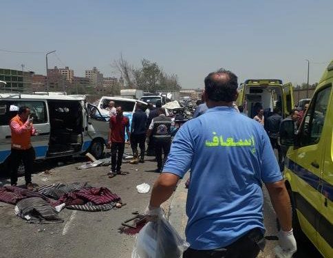 إصابة 13 موظف بمركز شباب حلوان في حادث مروع بالمعصرة.. صور