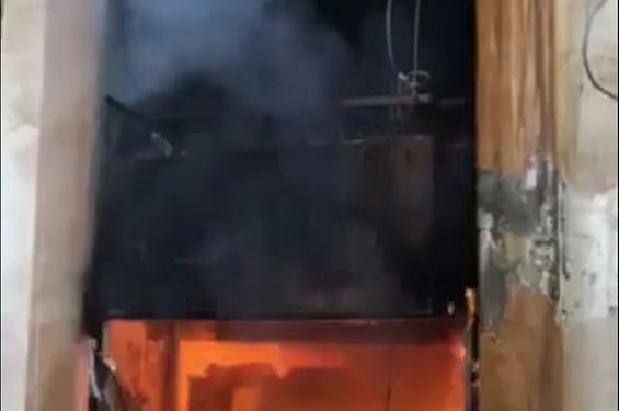 حريق هائل يلتهم 3 شقق سكنية بمنطقة فيصل