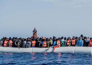 انتشال 13 جثة وإنقاذ 25 من جنسيات إفريقيا بالسواحل التونسية