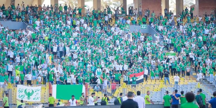 جماهير المصري تزين برج العرب قبل انطلاق نهائي كأس الرابطة |صور 1