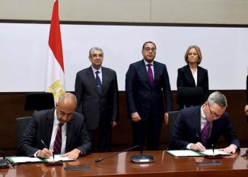بـ 5 مليار دولار.. رئيس الوزراء يشهد توقيع اتفاقية تخصيص أرض لإقامة محطة طاقة رياح بسوهاج