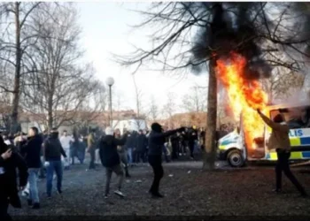 السلطات السويدية تسمح بحرق نسخة من القرآن الكريم أمام السفارة العراقية اليوم 1