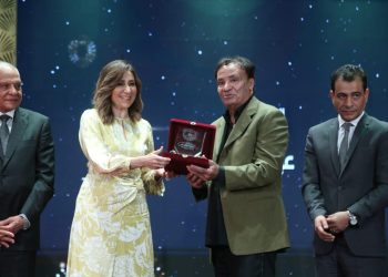 تكريم حمدي الوزير وعدد من الفنانين في افتتاح مسرح السامر| صور 1