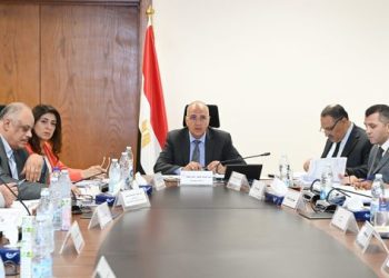 عقد إجتماع اللجنة العليا لتراخيص الشواطئ برئاسة وزير الري 2