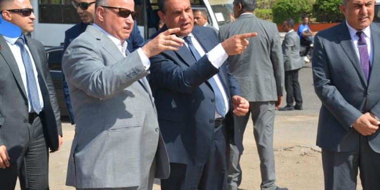 وزير التنمية المحلية ومحافظ القاهرة يتفقدان عددًا من المشروعات الخدمية بالعاصمة