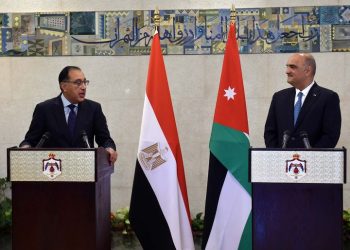 رئيس الوزراء: الاهتمام بتقوية مختلف وسائل النقل بين مصر والأردن