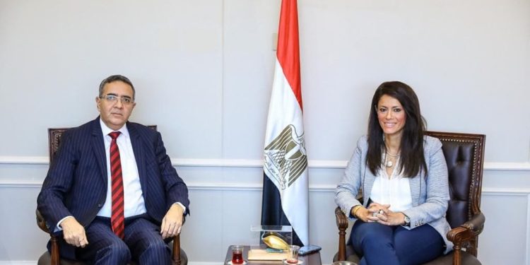 وزيرة التعاون الدولي تلتقي السفير الهندي بمصر لبحث تعزيز التعاون المشترك