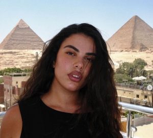 طرد عارضة أزياء إسرائيلية من أحد فنادق القاهرة.. القصة الكاملة ورد "السياحة" 1