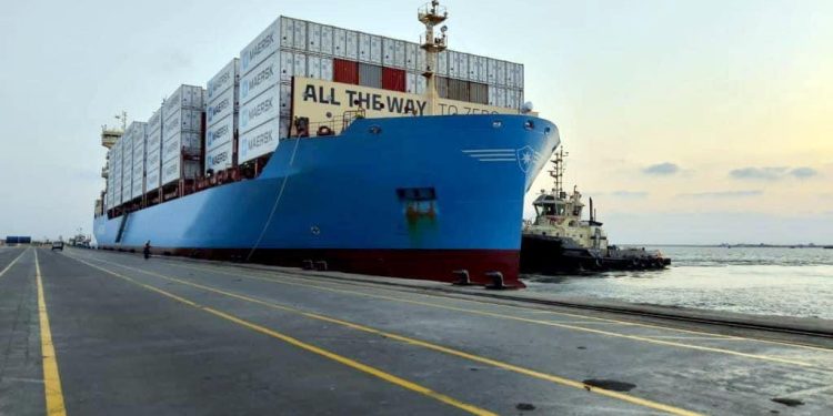 عاجل | ميناء شرق بورسعيد يستقبل أول سفينة تعمل بالوقود الاخضر 1