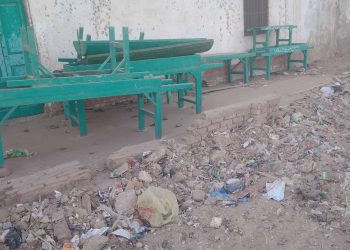 استجابة لـ أوان مصر: رفع مخلفات المباني والقمامة من محيط مسجد عمر بن الخطاب بأخميم