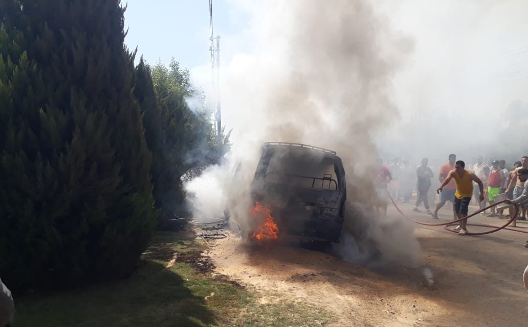 عاجل | «مفيش خساير بشرية».. حريق يلتهم سيارة ميكروباص في الشارع بـ الإسماعيلية (صور) 3