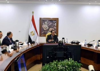 تطوير «مصر للطيران» على طاولة اجتماعات رئيس الحكومة
