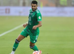 محرز يقود الأهلي للفوز على الطائي بثنائية في الدوري السعودي 2