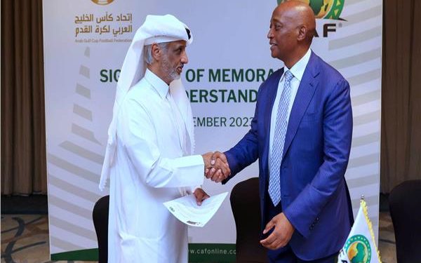 الاتحاد الإفريقي والخليج العربي يوقعان مذكرة تفاهم لتطوير كرة القدم 1