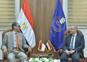 رئيس هيئة الدواء المصرية يلتقي سفير إندونيسيا لدى مصر 2