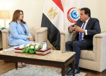 وزير الصحة : التنسيق الدائم مع وزارة الهجرة لحل كافة التحديات التي تواجه الأطباء المصريين بالخارج 3