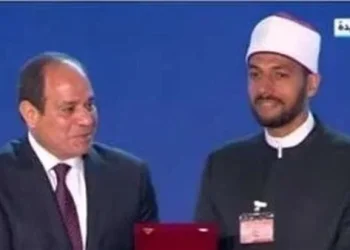 بعد تكريمه من الرئيس السيسي..إمام بوزارة الأوقاف: منحة ربانية نفخر بها 3