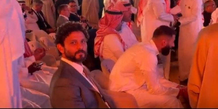 كريم بنزيما وحسام غالي خلال حفل قرعة كأس العالم للاندية