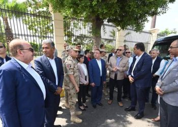 وزير الإسكان ومحافظ الإسكندرية يتفقدان مواقع مشروعات الاستراتيجية المتكاملة لإدارة وفصل مياه الأمطار بالمحافظة 2
