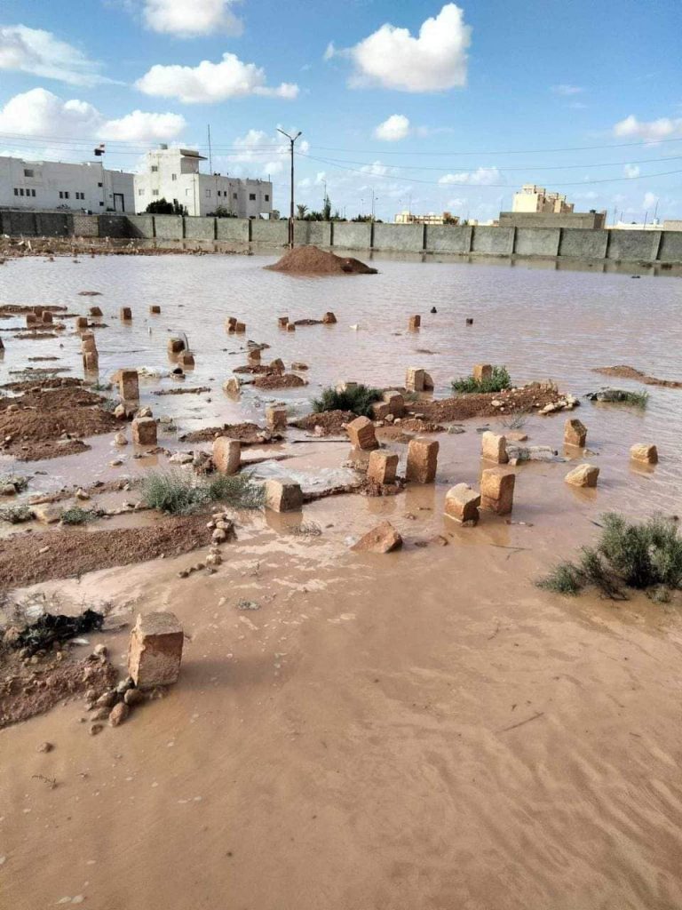 عاجل│ سقوط سور محطة كهرباء في مرسى مطروح بسبب السيول 2