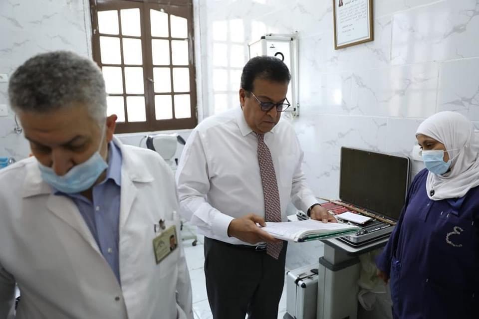 زيارة مفاجئة لوزير الصحة لـ مستشفى رمد قلاوون تكشف عن كارثة تحيل الإدارة للتحقيق 2