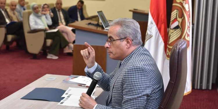 وزير العمل يلتقي مديري المديريات بالمحافظات في العاصمه الإداريه الجديدة